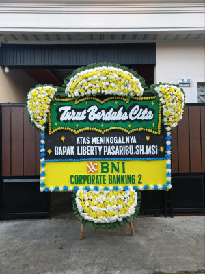 Papan Bunga Duka di Daha Utara