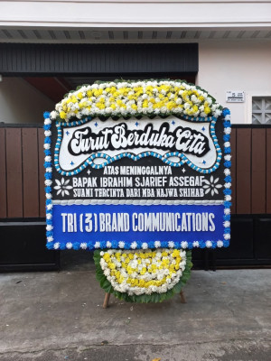 Papan Bunga Duka di Daha Utara